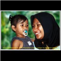 12476 274 Busrundfahrt am Denkmal schwangere Frau Makan Mahsuri Malaysia 2006 Langkawi.jpg